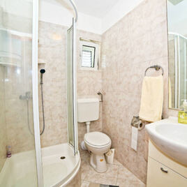 Apartment A1 bathroom